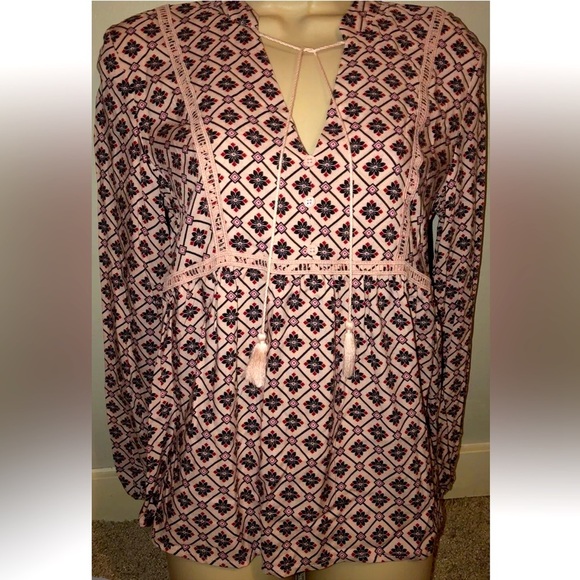 Pink floral print embroider accent tie neckline top‎ mock button Love Fire small - Picture 1 of 11